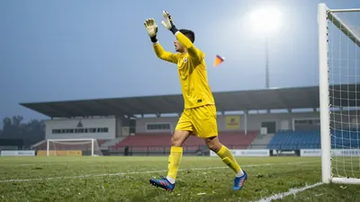 Brann har utestengt en supporter i 15 kamper etter at gjenstander ble kastet mot Apollon Limassols keeper under...