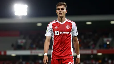 Brann-middelbaken Felix Horn Myhre nærmer seg West Bromwich Albion